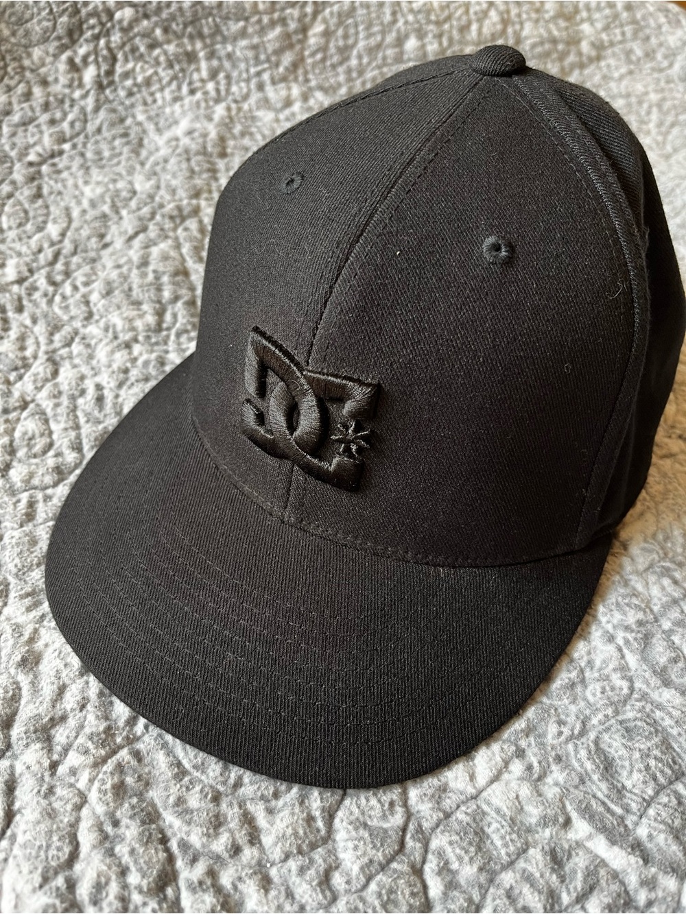 DC | Flat Brim Hat